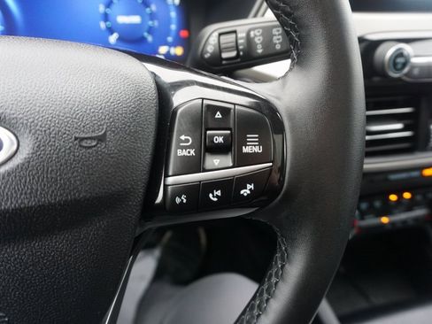 Used 2022 Ford Escape SEL w/ Technology Package image 4