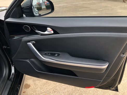 Used 2019 Kia Stinger image 15