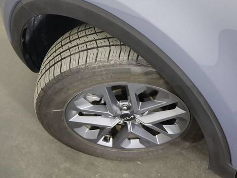 Certified 2024 Kia Telluride LX FWD image 43