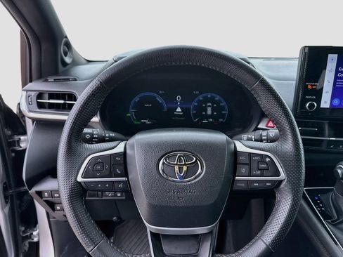 Used 2025 Toyota Sienna Limited AWD/4WD image 13