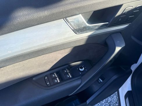 Used 2019 Audi SQ5 Premium w/ Convenience Package AWD/4WD image 17