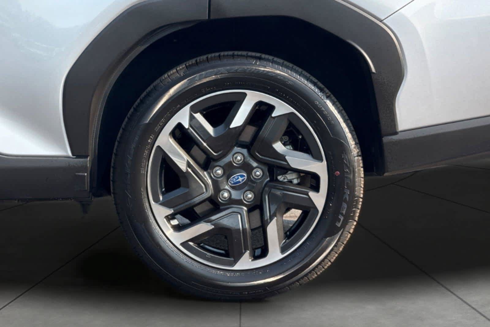 Used 2025 Subaru Forester Limited AWD/4WD image 11