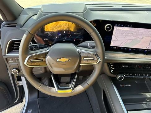 New 2026 Chevrolet Suburban Premier RWD image 22