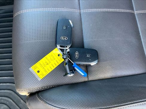 Used 2021 Kia Telluride SX w/ Towing Package FWD image 15