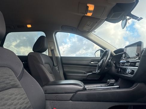 Certified 2022 Nissan Pathfinder S image 9