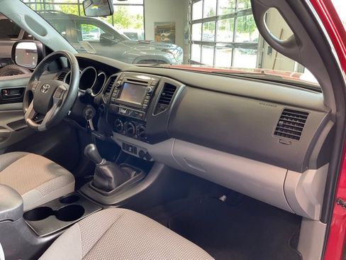 Used 2013 Toyota Tacoma 4x4 Access Cab w/ Convenience Pkg image 18