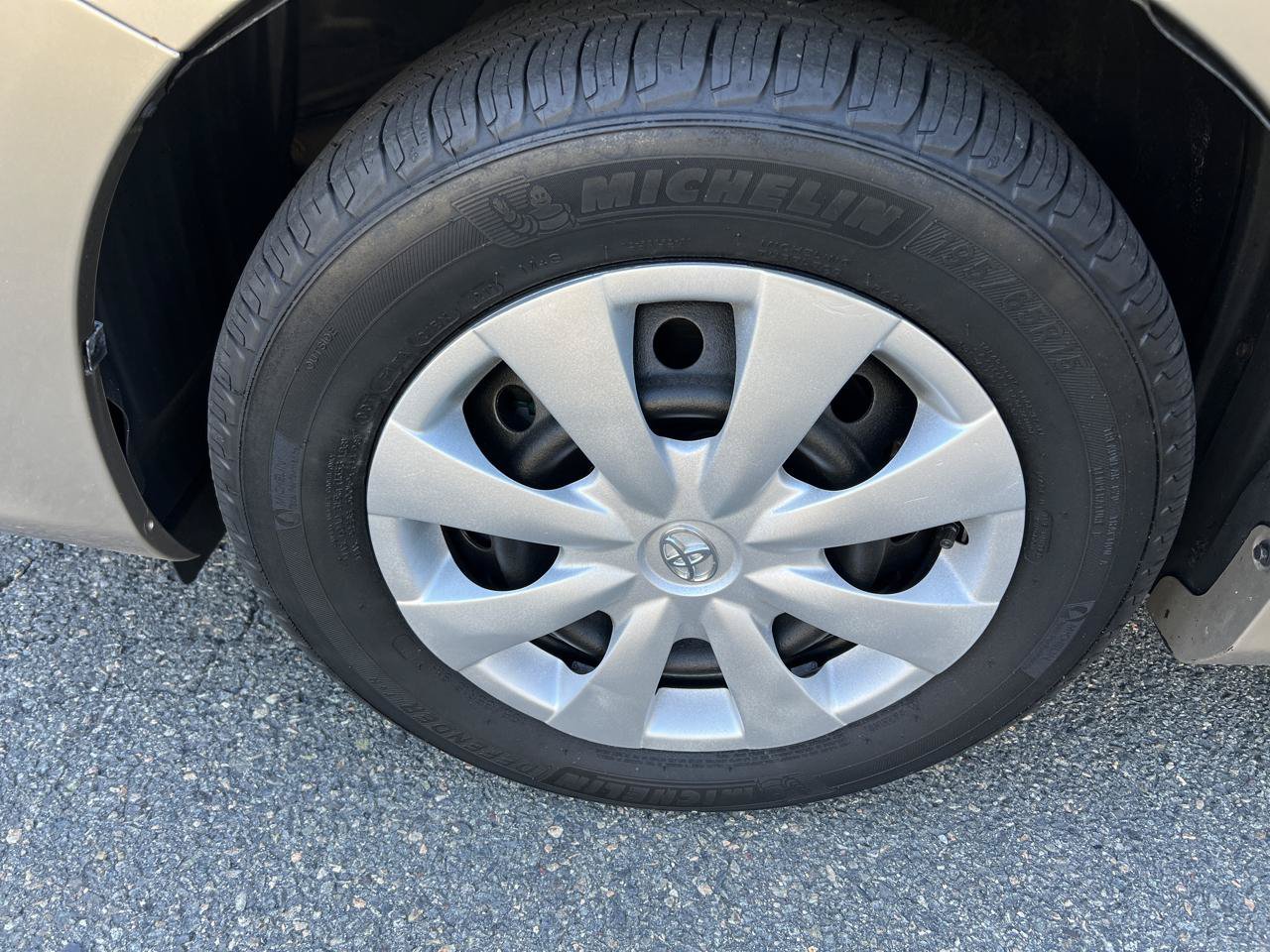 Used 2010 Toyota Corolla LE FWD image 28