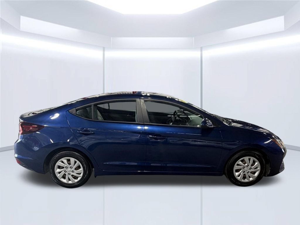 Used 2020 Hyundai Elantra SE FWD image 7
