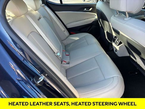 Used 2023 Genesis G70 2.0T image 12