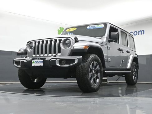 Used 2018 Jeep Wrangler Unlimited Sahara AWD/4WD image 7