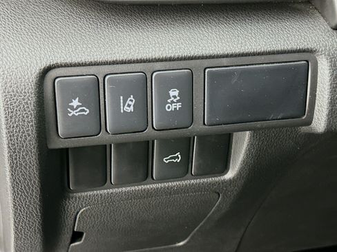 Used 2024 Mitsubishi Eclipse Cross SE AWD/4WD image 17