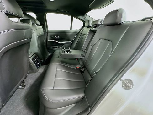 Used 2025 BMW 330i Sedan w/ M Sport Package image 25