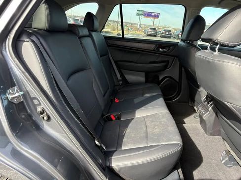 Used 2019 Subaru Outback 3.6R Limited AWD/4WD image 18