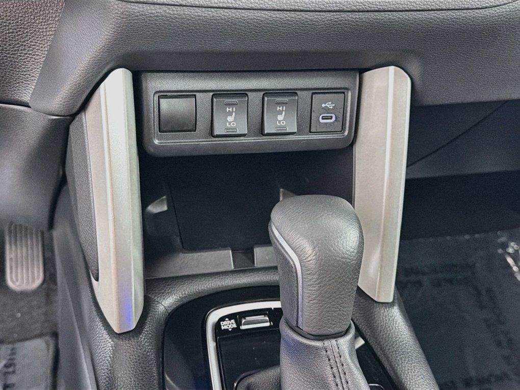 Used 2025 Toyota Corolla Cross AWD Hybrid image 22
