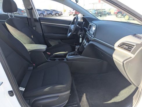 Used 2019 Hyundai Elantra SE w/ Cargo Package image 31