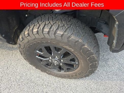 Used 2024 Toyota Tacoma SR5 AWD/4WD image 18