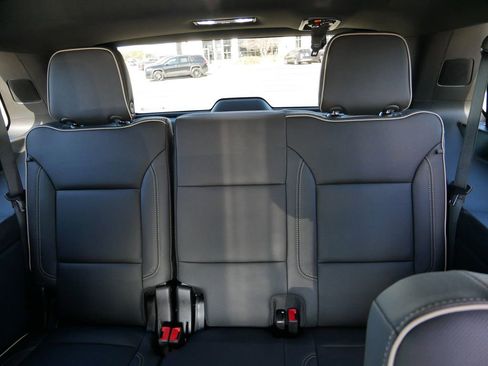 New 2026 GMC Yukon Elevation image 8