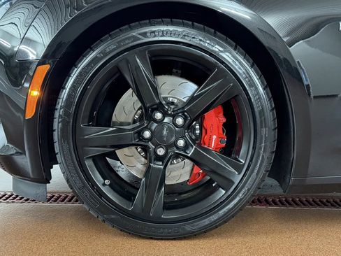 Used 2017 Chevrolet Camaro SS RWD image 8