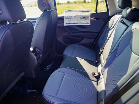 New 2025 Volkswagen Tiguan SE image 23