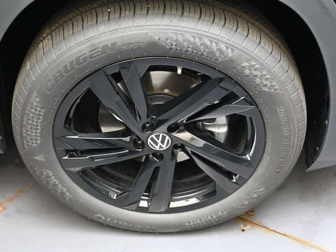 New 2026 Volkswagen Atlas Cross Sport SEL R-Line AWD/4WD image 10