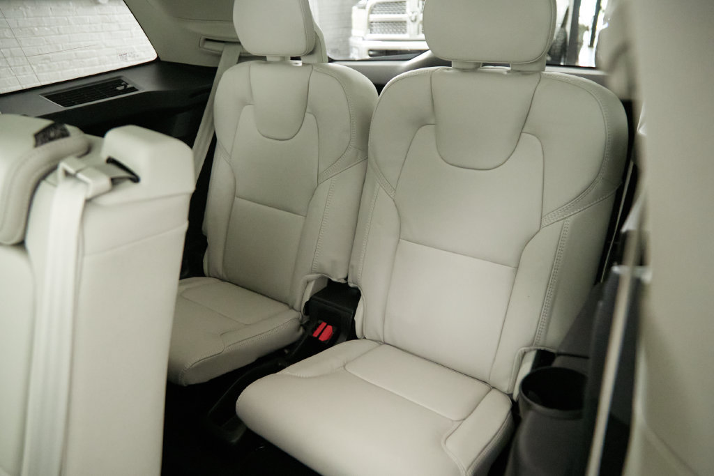 Certified 2025 Volvo XC90 T8 Ultra w/ Protection Package Premier AWD/4WD image 25