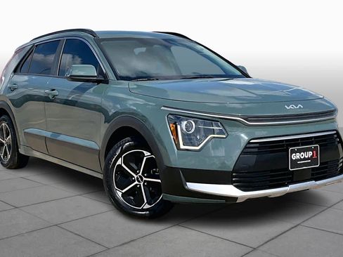 Used 2023 Kia Niro EX FWD image 4