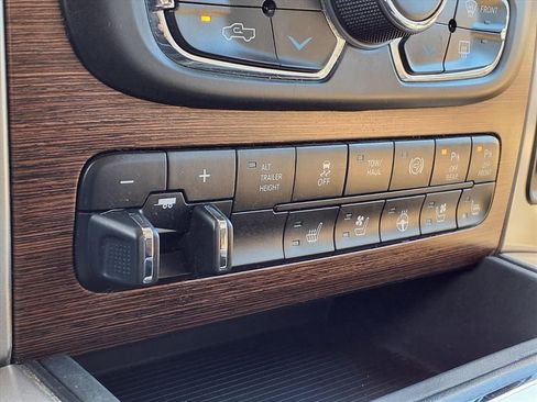 Used 2017 RAM 2500 Laramie image 26