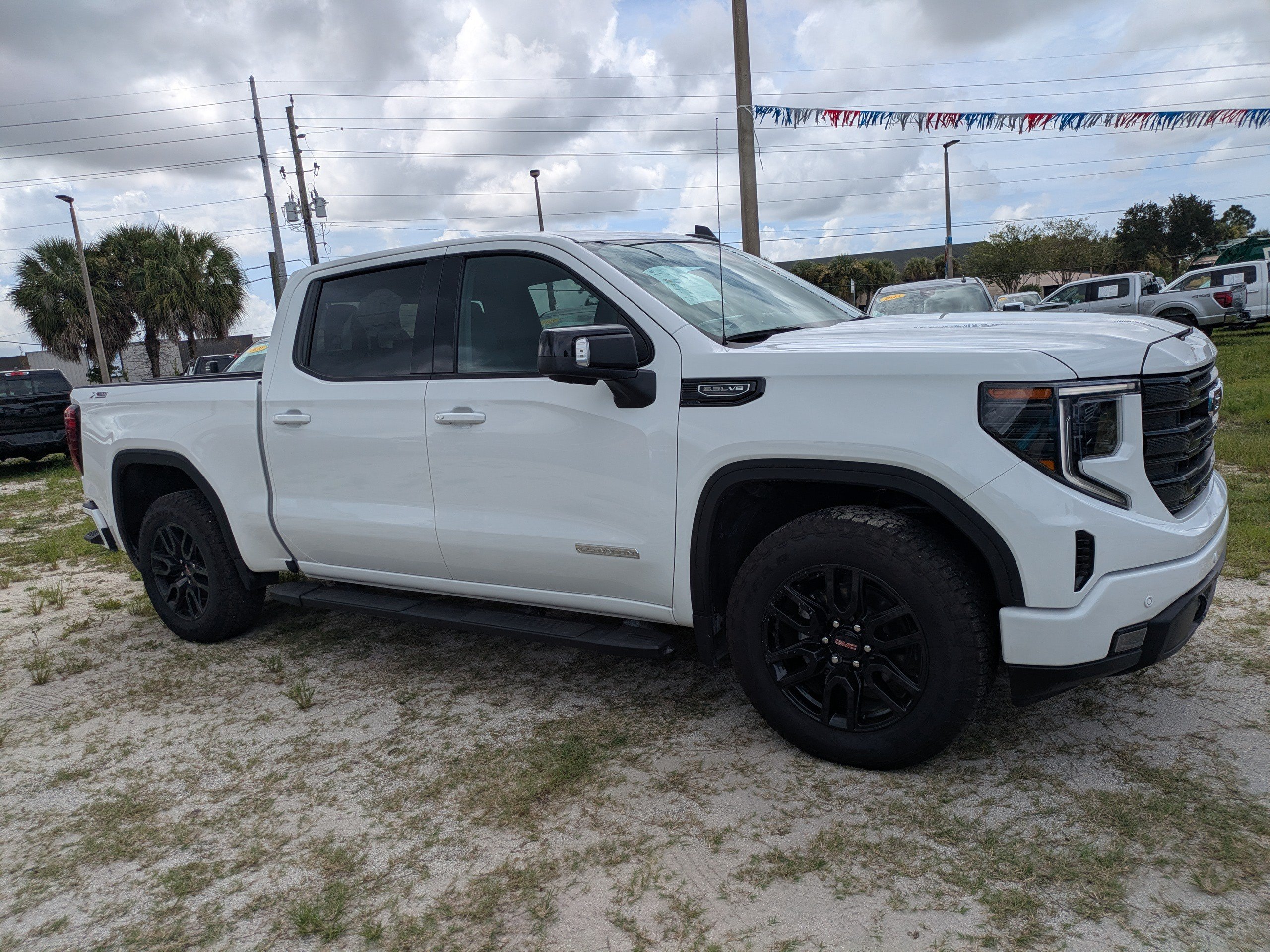 Used 2026 GMC Sierra 1500 Elevation w/ Elevation Premium Package AWD/4WD image 2