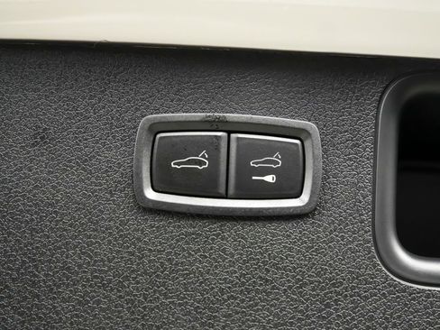 New 2026 Porsche Macan AWD/4WD image 14