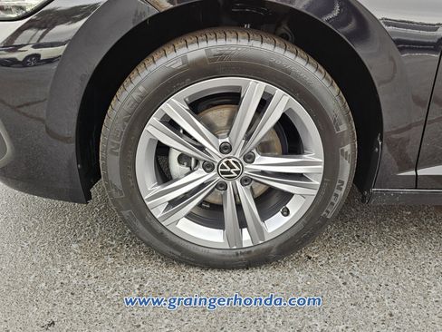 Used 2024 Volkswagen Jetta SE image 9