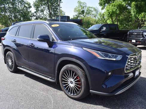 Used 2021 Toyota Highlander Platinum AWD/4WD image 1