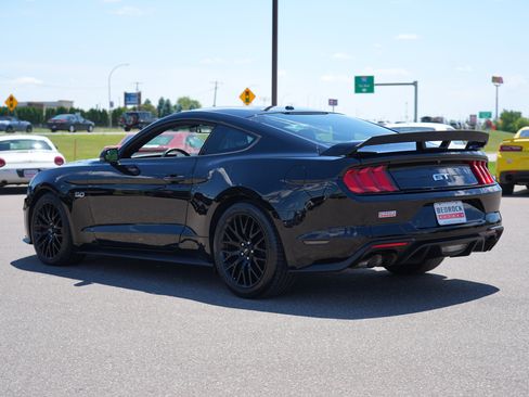 Used 2018 Ford Mustang GT Premium w/ GT Performance Package RWD image 5