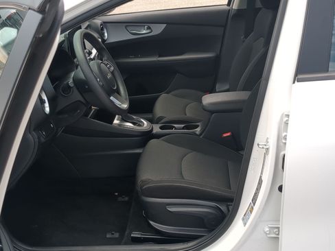Certified 2024 Kia Forte LXS FWD image 11