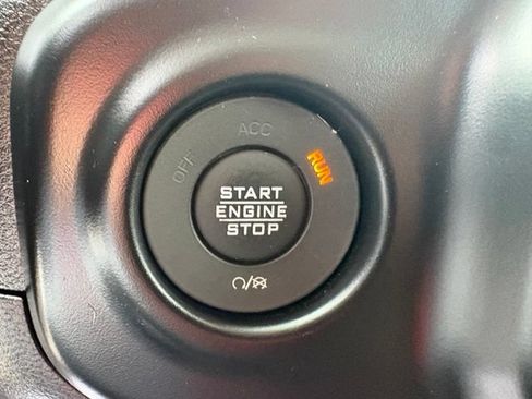 Used 2022 Jeep Wrangler Sport AWD/4WD image 17