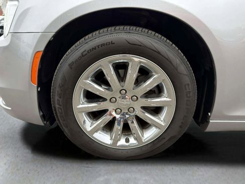 Used 2016 Chrysler 300 C image 12