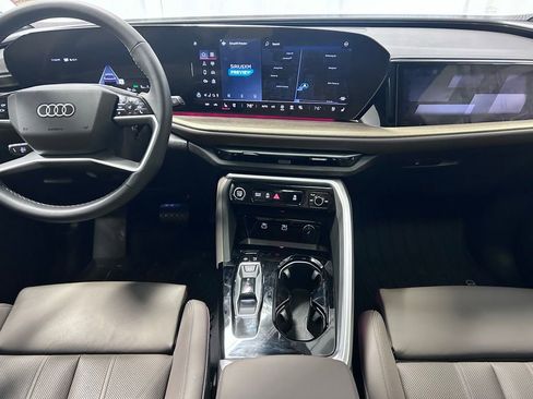 Certified 2025 Audi Q5 Prestige image 12