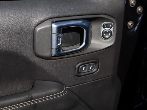 Used 2020 Jeep Wrangler Unlimited Sahara AWD/4WD image 21