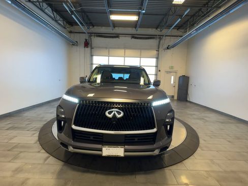 New 2026 INFINITI QX80 Luxe image 3