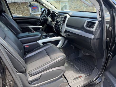 Used 2018 Nissan Titan PRO-4X AWD/4WD image 13