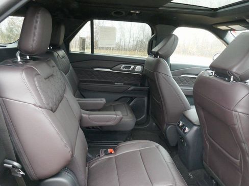New 2026 Ford Explorer Platinum w/ LUX Leather Package AWD/4WD image 11