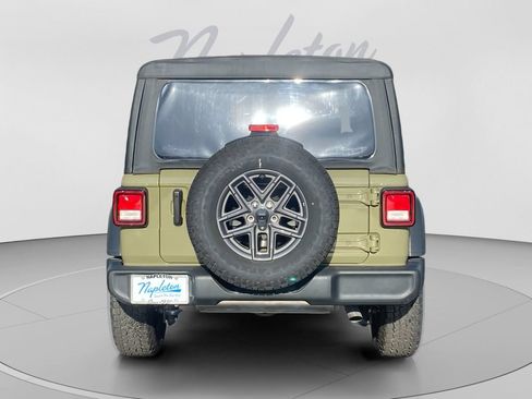 Used 2025 Jeep Wrangler Sport AWD/4WD image 4