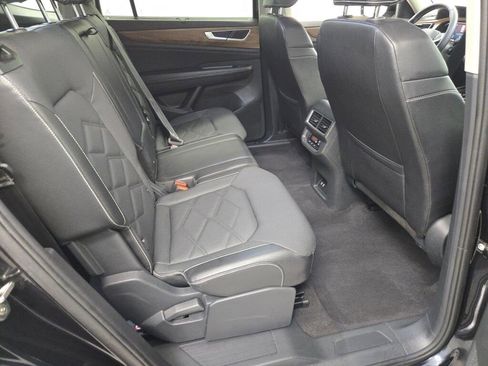 Used 2024 Volkswagen Atlas SE image 11
