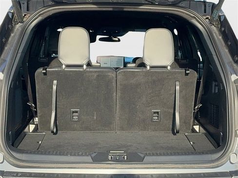 Used 2025 Ford Explorer ST-Line image 18