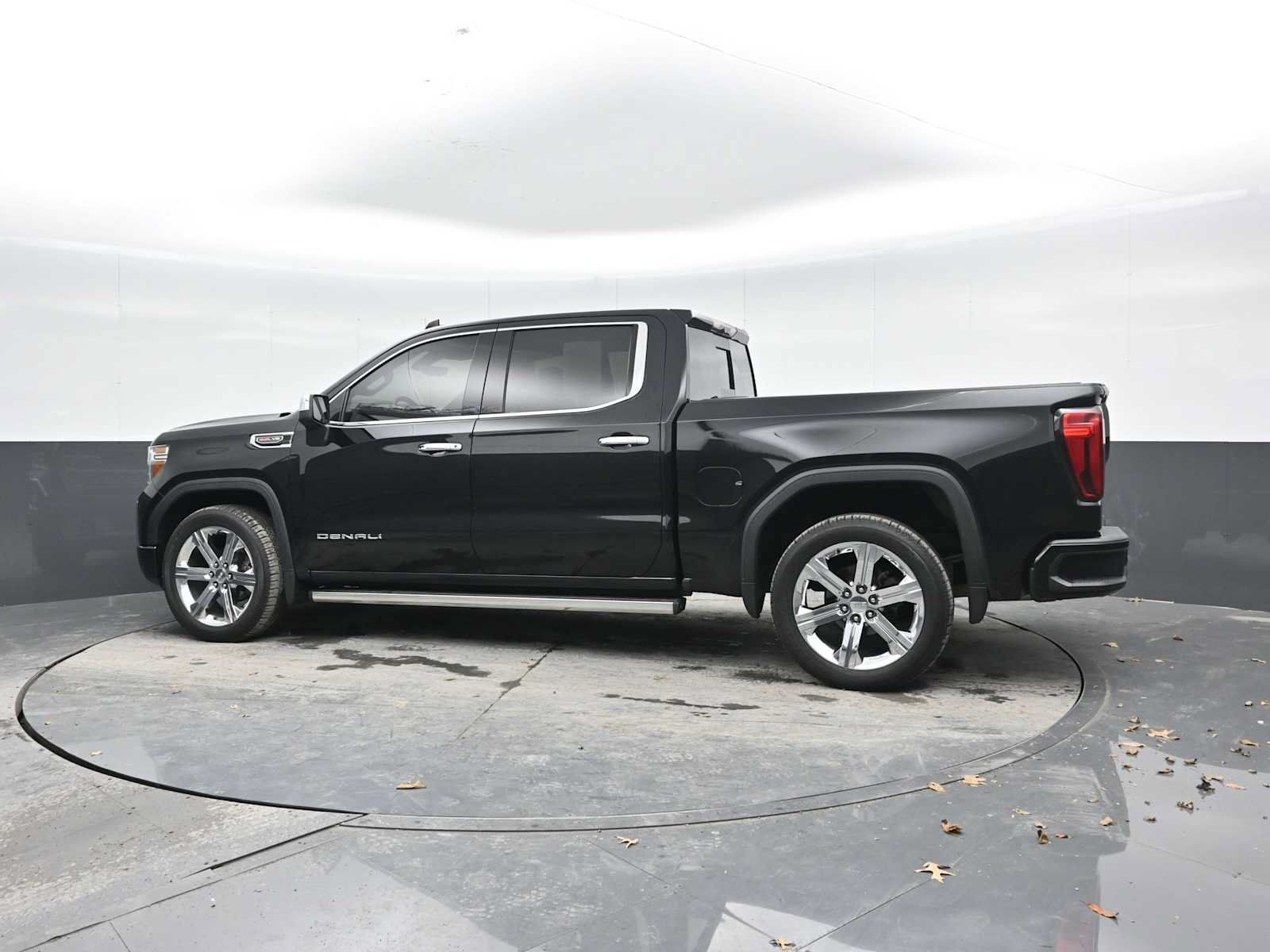 Used 2019 GMC Sierra 1500 Denali w/ Denali Ultimate Package AWD/4WD image 2
