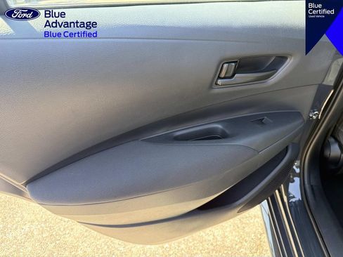 Used 2025 Toyota Corolla LE FWD image 10
