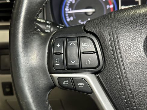 Used 2015 Toyota Highlander XLE image 25