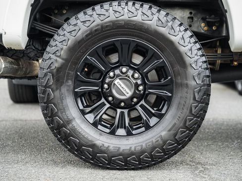 Used 2021 Ford F250 Platinum w/ Tremor Off-Road Package image 19