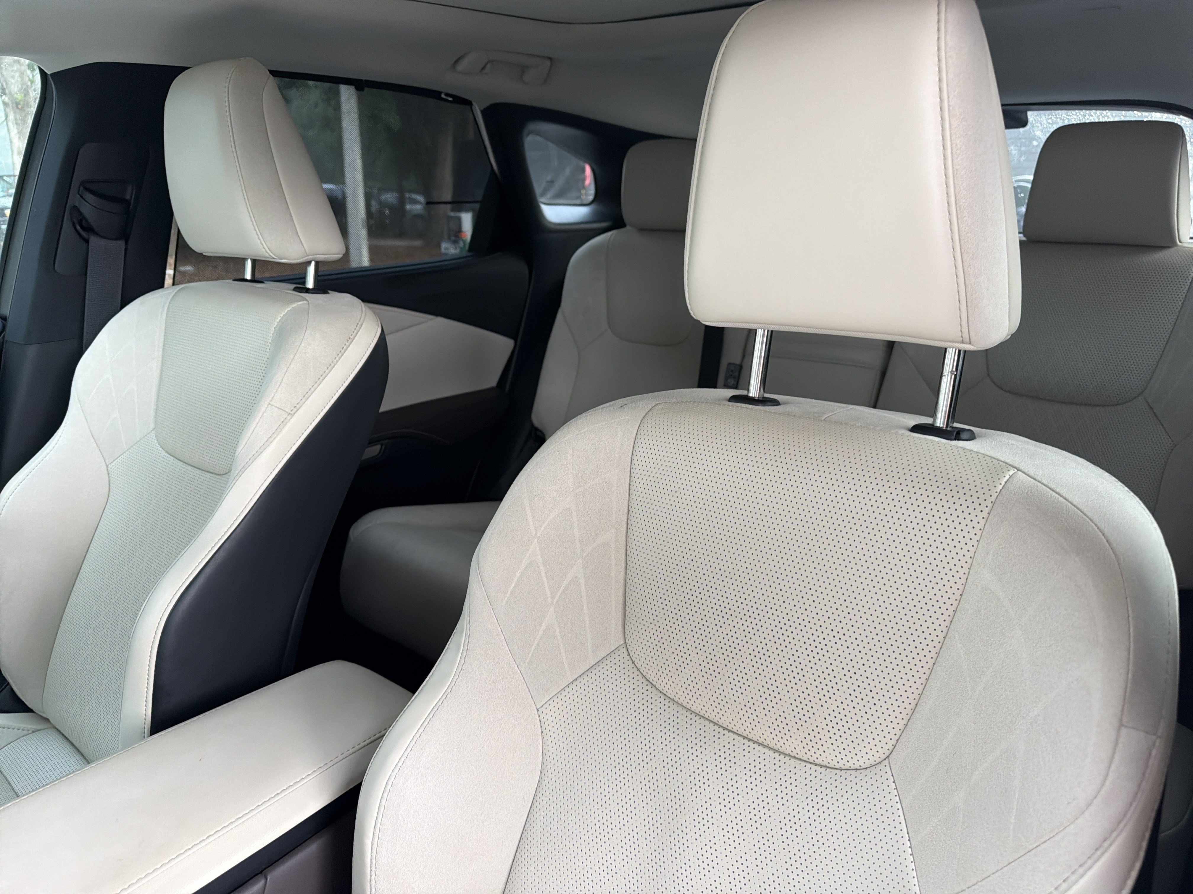 Used 2024 Lexus RX 350 FWD w/ Convenience Package image 17