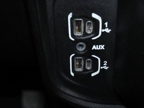 Used 2021 RAM 3500 Big Horn image 28