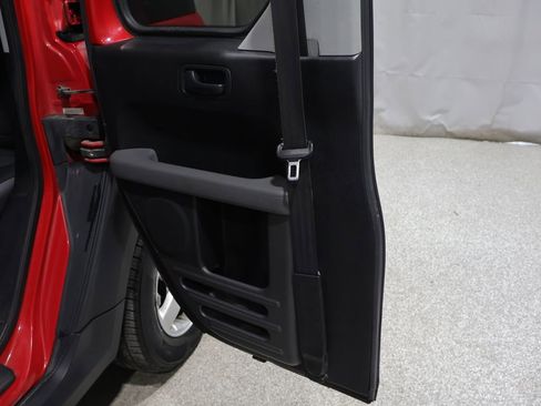 Used 2005 Honda Element EX image 18